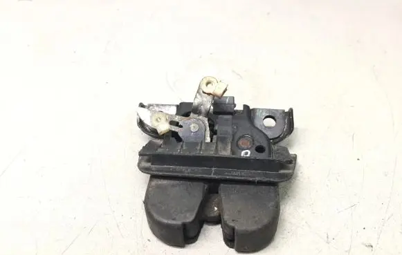 Audi A6 S6 C5 4B Tailgate/trunk/boot lock/catch/latch