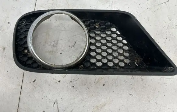 Mercedes-Benz SLK R170 Front fog light trim/grill A1718850153
