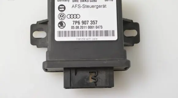 Volkswagen Touareg II Light module LCM 7P6907357