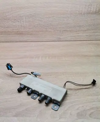 BMW 5 E39 Aerial antenna amplifier 8378090