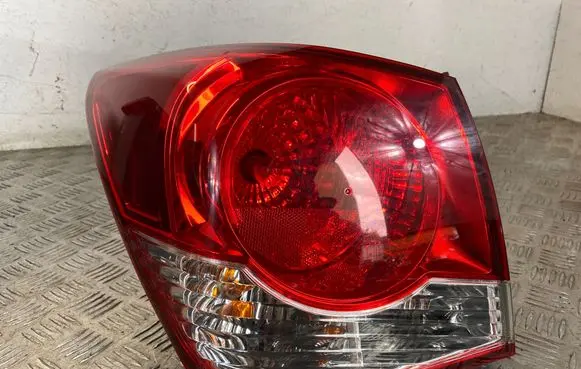 Chevrolet Cruze Rear/tail lights R1DS102 E1312414