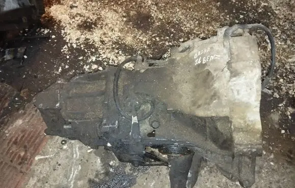 Audi 80 90 B3 Manual 5 speed gearbox 012301103C