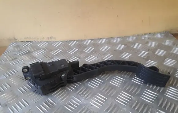 Ford Focus C-MAX Accelerator throttle pedal 3M519F836BE 6PV00864112