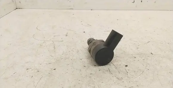 BMW 5 E60 E61 Fuel pressure regulator 0281002738