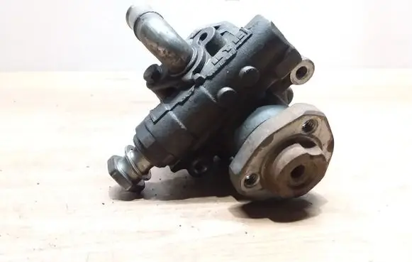 Volkswagen Golf IV Power steering pump