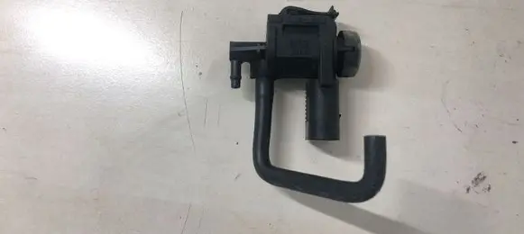 Volkswagen Golf V Vacuum valve 1K0906283A