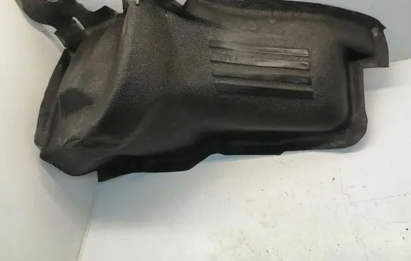 Foot area side trim