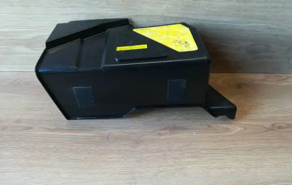 Volvo XC70 Battery box tray cover/lid 8622335