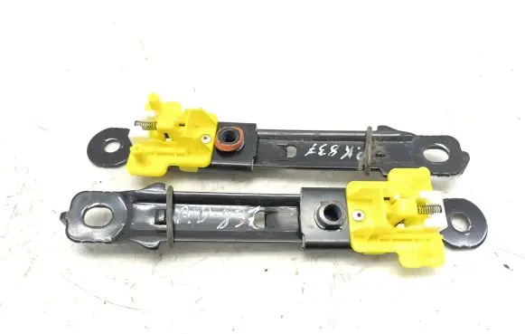Hyundai ix35 Seat belt adjustment rail 