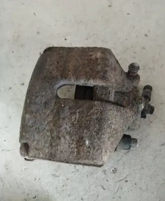Volkswagen PASSAT B6 Front brake caliper 