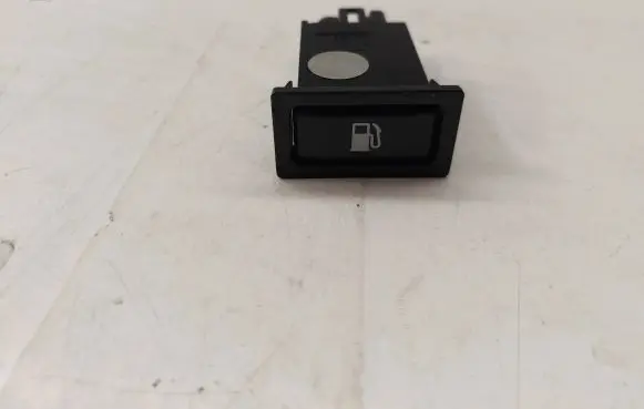 Toyota Avensis T250 Fuel tank opening switch 8484105010 156795