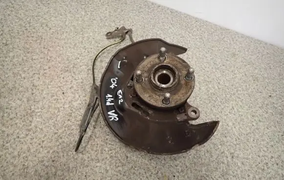 Toyota Corolla E120 E130 Front wheel hub spindle knuckle