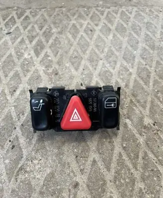 Mercedes-Benz C W202 Hazard light switch 2028207810 501268465 53203049