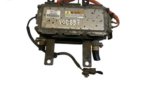 Voltage converter inverter