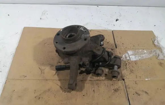 Front wheel hub spindle knuckle