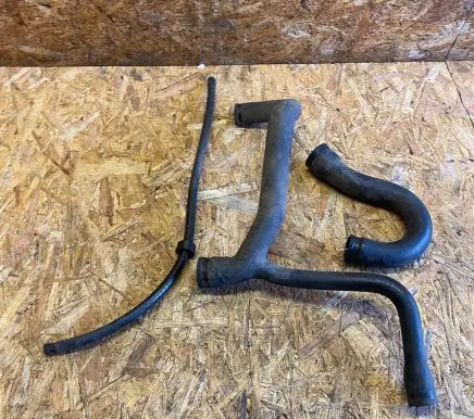 Mercedes-Benz 190 W201 Coolant pipe/hose 2015014082