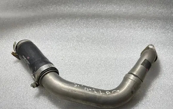 Audi A8 S8 D2 4D Turbo air intake inlet pipe/hose 057145832C 057145732B