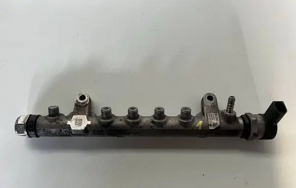 Volkswagen Golf VI Fuel main line pipe 03L089C 057130764H