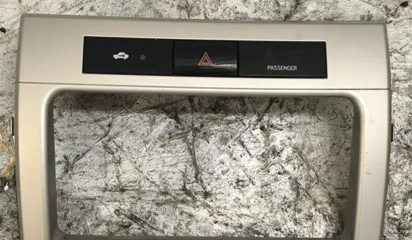 Toyota Corolla Verso AR10 Radio/GPS head unit trim 