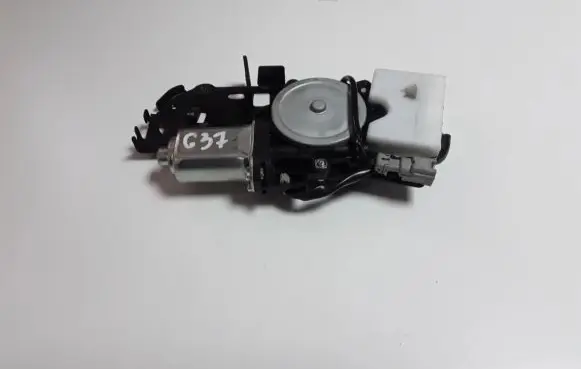 Infiniti G37 Loading door lock 846206AR000