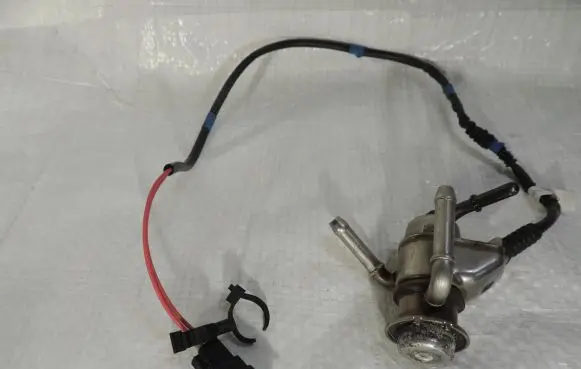 Ford Kuga III Fuel injector