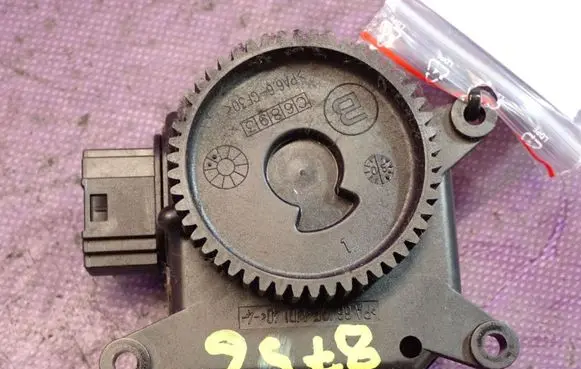 Opel Zafira B A/C air flow flap actuator/motor 