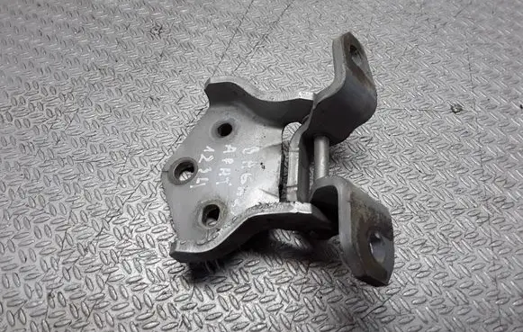 Mitsubishi Pajero Loading door lower hinge 