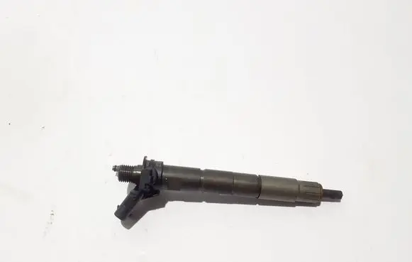 BMW 5 G30 G31 G38 Fuel injector 8599210