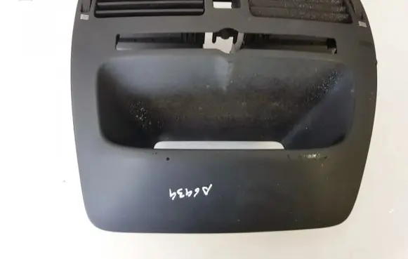Toyota Avensis T250 Dash center air vent grill 8494 8581