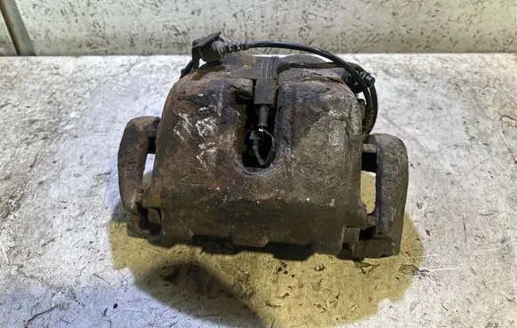 Mercedes-Benz R W251 Front brake caliper