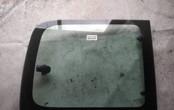 Peugeot Partner Rear side window as2