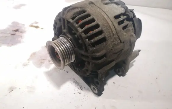 Skoda Octavia Mk2 (1Z) Generator/alternator 03C903023D 0124325128900