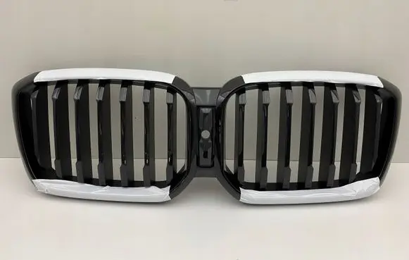 BMW X3 G01 Front bumper upper radiator grill 10627111