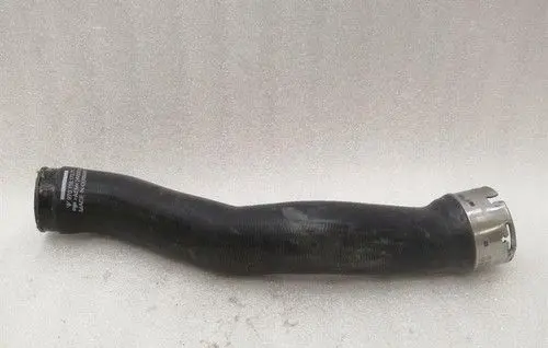 Porsche Panamera (970) Intercooler pipe mounting bracket 97011017371