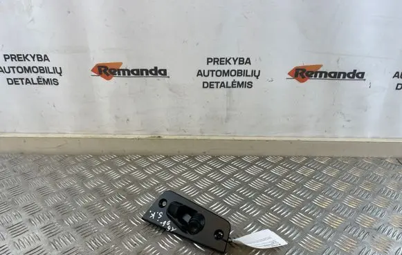 Volkswagen Transporter - Caravelle T5 Sliding door latching motor 7H0843639E