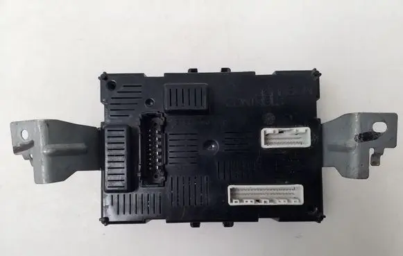 Nissan Tiida C11 Comfort/convenience module 284B2EM01B