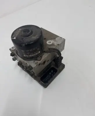 Skoda Octavia Mk1 (1U) ABS Pump 1J09073790