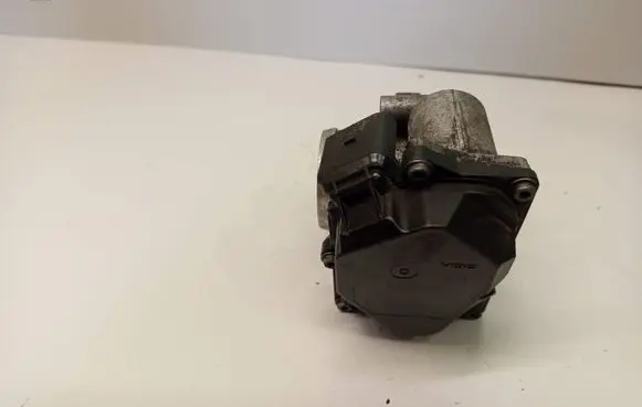 Volkswagen Tiguan Throttle valve 03L128063E