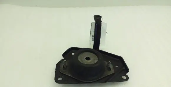 Citroen DS4 Engine mount bracket