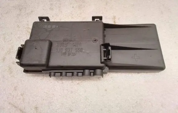 Volkswagen Bora Fuse box cover 1J0937555A