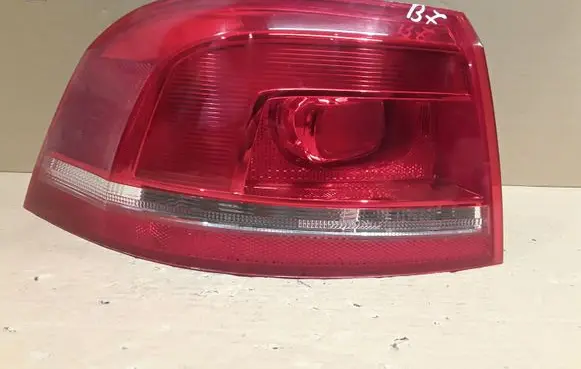 Volkswagen PASSAT B7 Rear/tail lights 3AF945095E
