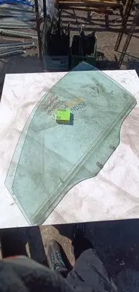 Mitsubishi Space Star Front door window glass four-door 1212123