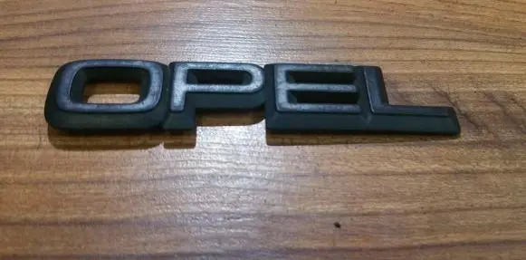 Opel Omega B1 Manufacturer badge logo/emblem 