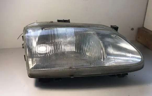 Renault Megane I Headlight/headlamp 37701672735 7701672735