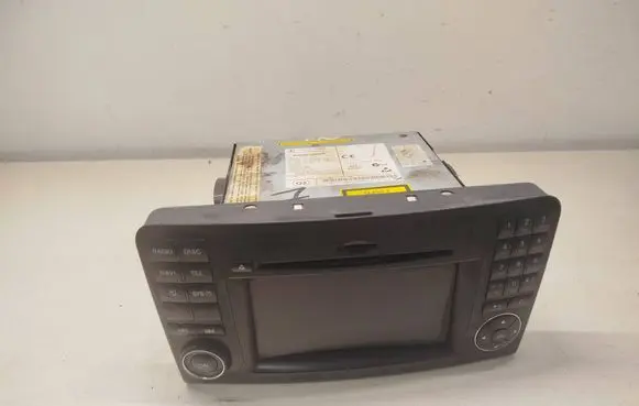 Mercedes-Benz GL X164 Radio/CD/DVD/GPS head unit a1649002301 a0019025300 a0019025900