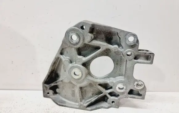 Volvo V40 A/C compressor mount bracket 31258053