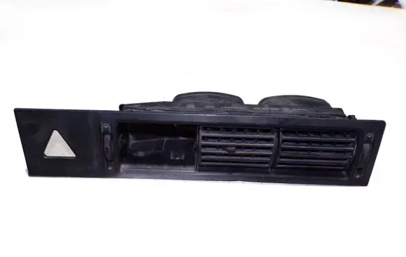 Volkswagen Transporter - Caravelle T4 Dash center air vent grill 7D1819703B