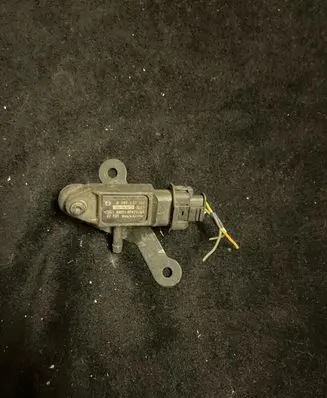 Ford Focus Air pressure sensor 0261230120