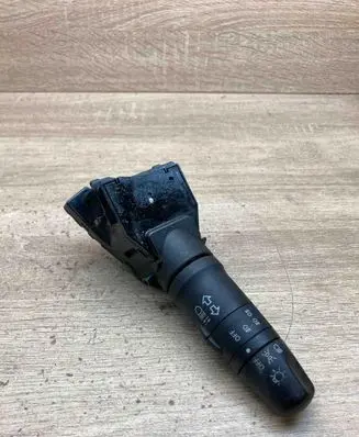 Nissan Primera Indicator stalk 25540AV600