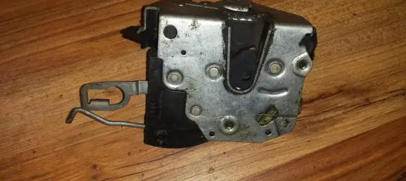 BMW 3 E36 Front door lock 